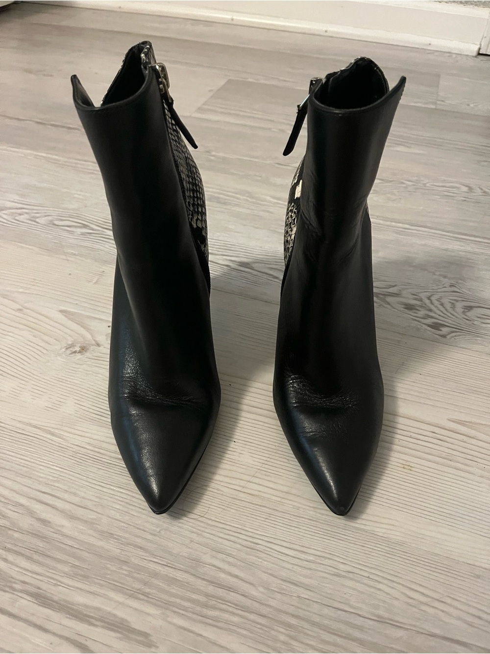 Nine West Black Pointed Toe Ankle Booties with Side Zip snake skin stiletto